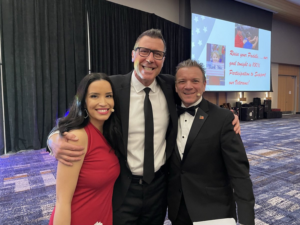 So proud and grateful to represent @Generac at the Night of Honor Gala in support of @SSHonorFlight. Such a great cause to #payitforward and give back to #veterans who have been so good to us. #generacproud #HonorFlight #USA 🇺🇸