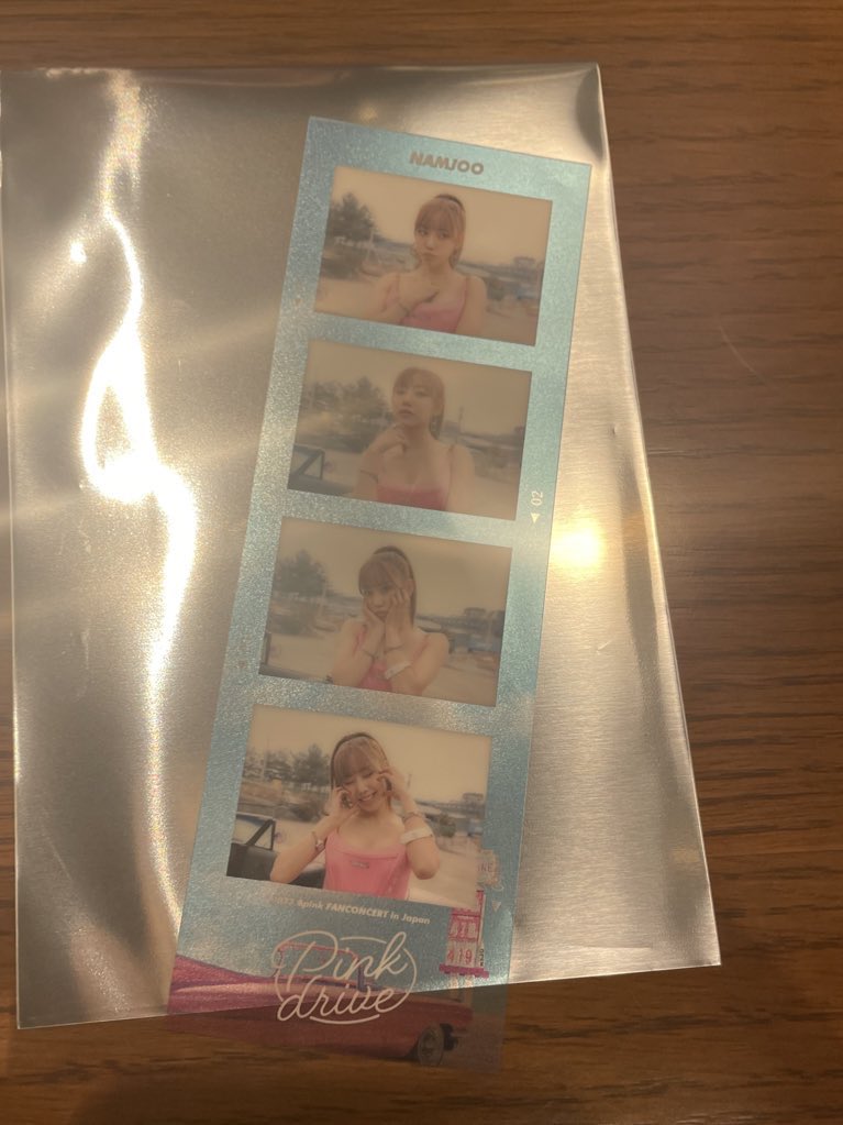 ochiri_to_sami's tweet photo. apink 2023 fanconcert in jpapn グッズ トレカ フォトグレイ 交換

【譲】1,2枚目
トレカ：チョロン ボミ ナムジュ ハヨン
フォトグレイ：ナムジュ

【求】3枚目💖>💛
トレカ：チョロン ボミ ウンジ ナムジュ
フォトグレイ：ウンジ

郵送希望です！
リプお待ちしてます🫧 https://t.co/mDzvoFfQ5s