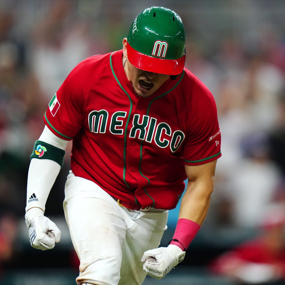 Brewers's tweet photo. Came through in the CLUTCH 🇺🇸 🇲🇽 

ICYMI, Devin and Wicho made big crunch-time contributions to help their countries advance in the World Baseball Classic.

#WorldBaseballClassic https://t.co/9lHdDq1ssT
