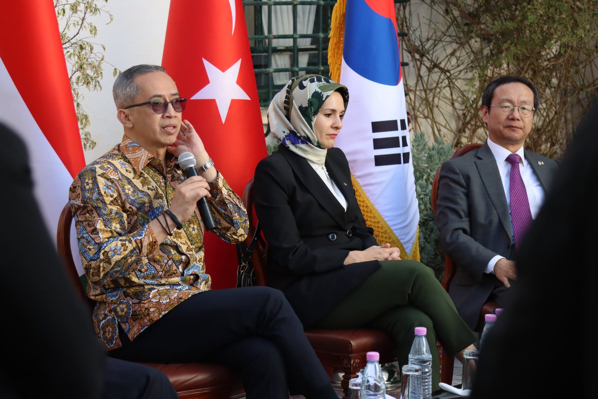 indonesiaalger's tweet photo. Acara tersebut bertujuan untuk memperkenalkan organisasi MIKTA kepada publik Aljazair. 
Selain Media Gathering, direncanakan akan ada kegiatan Public Lecture dan Pemutaran Film dari masing-masing negara anggota MIKTA pada bulan September dan Oktober 2023. #inidiplomasi https://t.co/JDnYo7JDDg