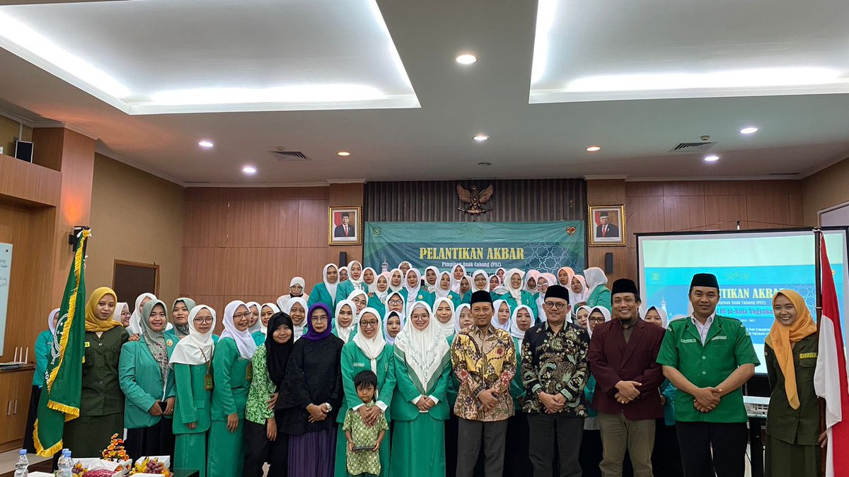 YayasanLKiS's tweet image. Selamat &amp;amp; Sukses atas Pelantikan Akbar Pimpinan Anak Cabang (PAC) Fatayat NU se Kota Yogyakarta. Pelantikan ini dilakukan 19 Maret 2023 di Kantor DPD RI Perwakilan DIY dengan tema “Sinergi Gerakan #Perempuan Demi Kemandirian dan Kemajuan Perempuan menuju #Yogyakarta #Setara”.