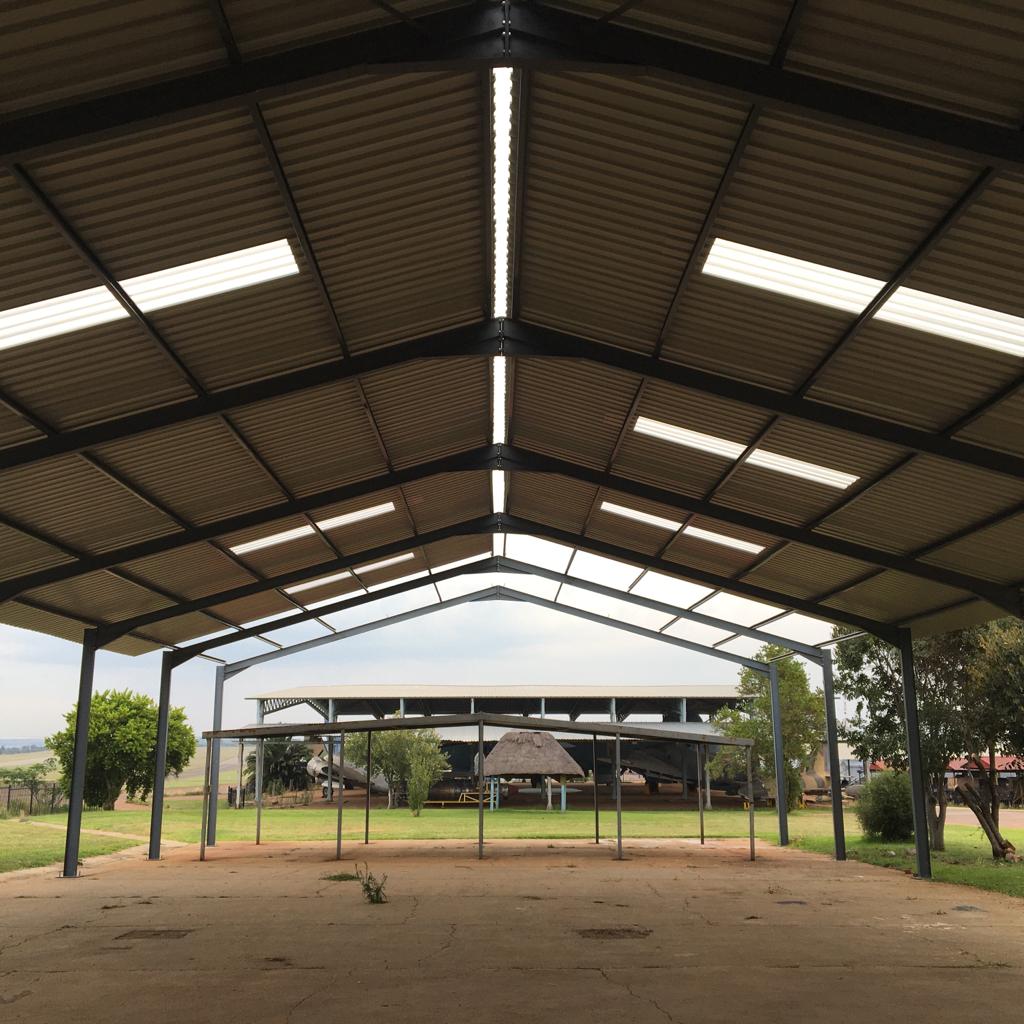 Spitfire5518's tweet photo. 🥳 🙌 We have exciting news regarding the progress of the Spitfire Restoration Project. Our Project Hangar has a roof! A massive thank you to Mike Hoepper for overseeing the roof installation. 

#spitfire #aviation #avgeeks #restoration #hangar https://t.co/7qQzK49qwb