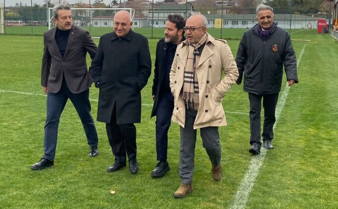 SerbayKart's tweet photo. Mehmet Büyükekşi, Galatasaray'ı şampiyon yapacağına yemin ettiniz mi? Böyle bir durum yoksa, tüm dünyada geçerli olan uygulamalar, bizim ligde neden yok? Tüm VAR kayıtlarını açıklayacak mısınız? #Besiktas @TFF_Org #adalet #futbol #okyanus #otesi #hareketler https://t.co/l0nDkFeHEX