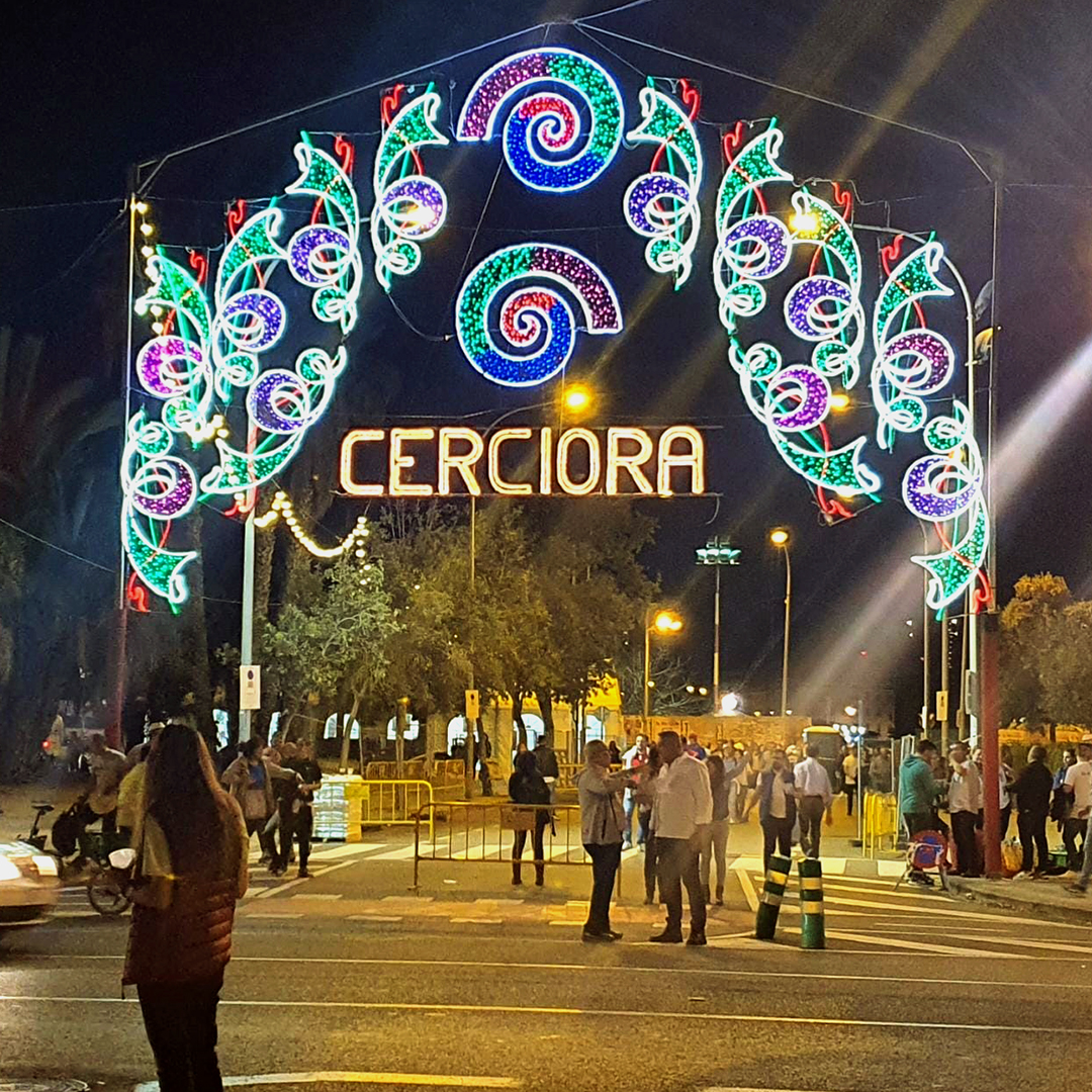 Cerciora_legal's tweet photo. Cerciora se suma a la fiesta fallera. Iluminación de la falla Av. Enginyer Manuel Soto i França. #valencia #falles #FelizMiercoles #love https://t.co/htEr00jh6R