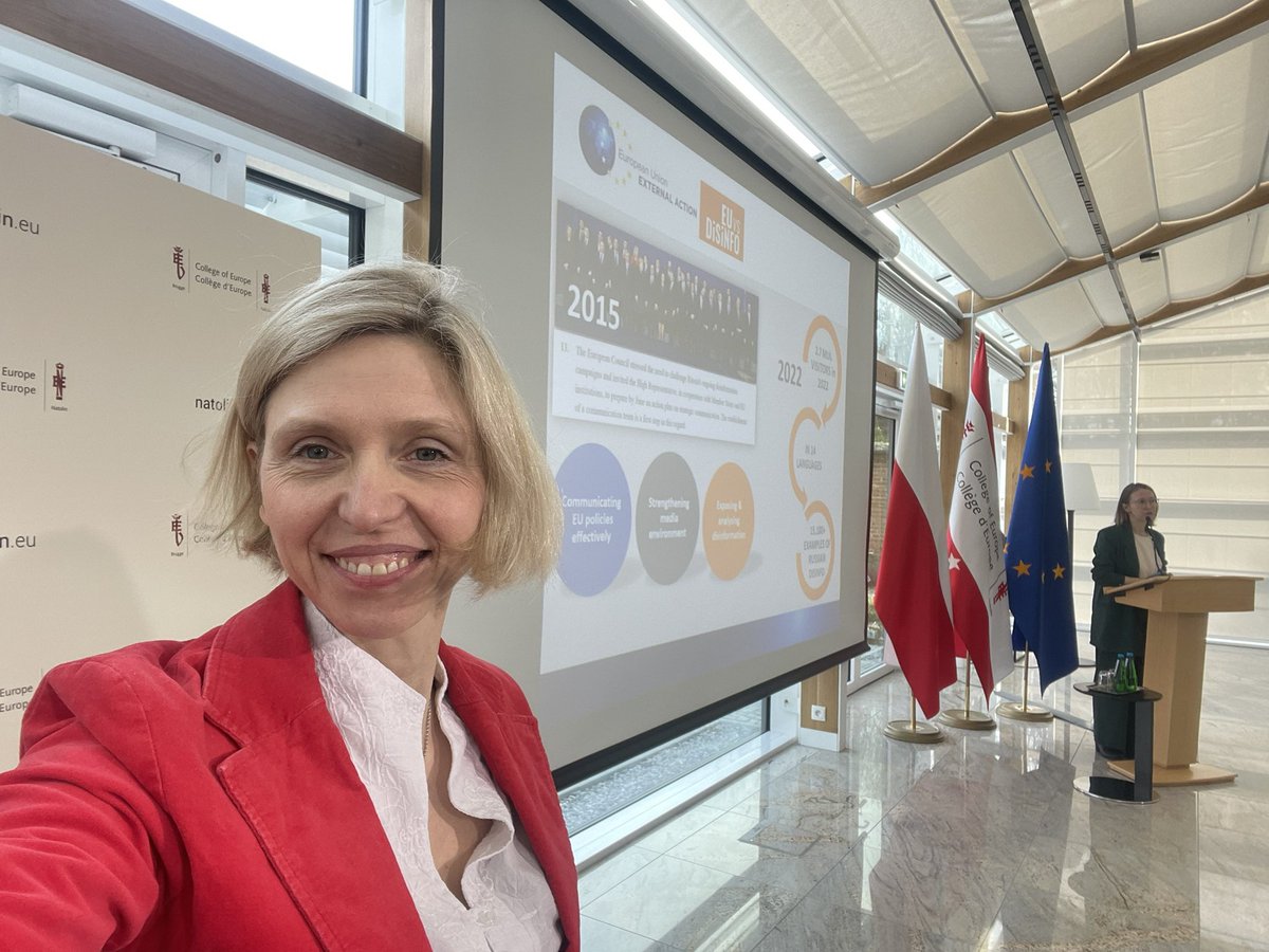 ALegucka's tweet photo. Today I had pleasure to discuss the issue “How to Navigate Society and Politics in the Digital Age. Implications for Europe" at the @coenatolin with @KasiaSumi and @kalenskyj and Anton Najczuk Thank you @areichardt for the invitation 
https://t.co/QhHKCTHfsG https://t.co/V2b2tqaOcI