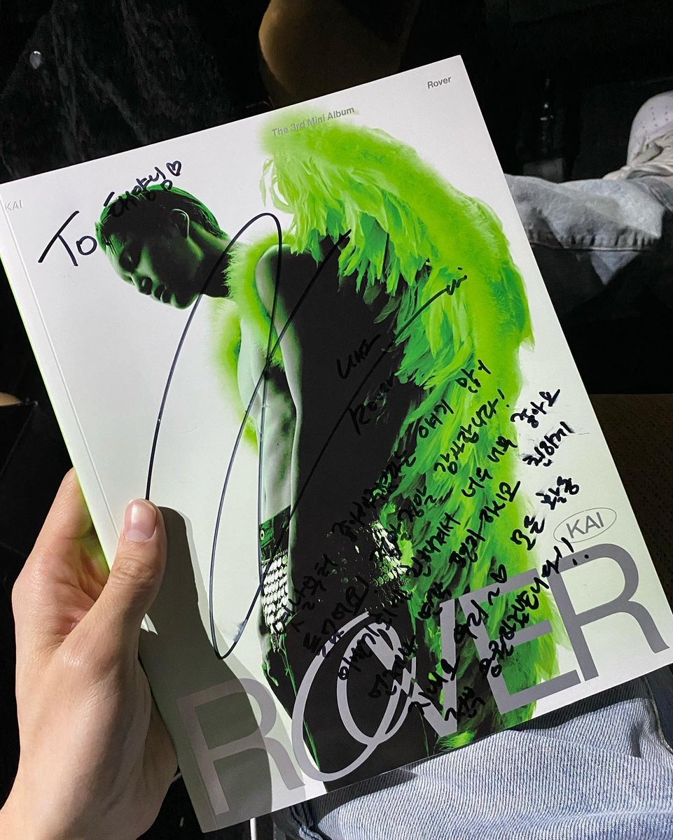 rvnkna's tweet photo. Kai’s letter for Taeyang

“To: Taeyang-nim🤍

I’ve heard a lot about you liking me from a long time ago. Thank you very much!
I’m so glad we got to know each other this time. Always fee free to contact me and let’s stay close~🤍
I will support all your activities!!” https://t.co/VzbP4ytV3s