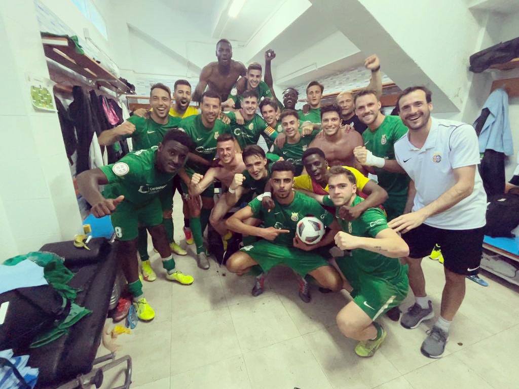 #2rfef5

💨Síííí!!!!! Aire fresc!!!

🔥La d’avui no ha estat una victòria… ha estat un VICTORIÓN en majúscules!!!

⚽️Partidàs, bon joc, sacrifici i doblet de <a href="/Borisgt10/">Boris Garrós Torrent</a> 

💚⚽️Ara venen dues finals a FONTETES! I ha de ser un FORTÍ!!!

#futcat #lliga