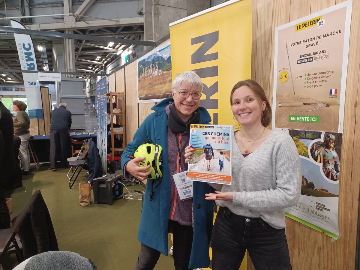 Estelle_Co's tweet photo. Un petit détour ce dimanche à @DestiNature pour saluer l'équipe de @LePelerincom qui présente son hors-série consacré à la randonnée en partenariat avec @ffrandonnee https://t.co/RJhRYNLdfh