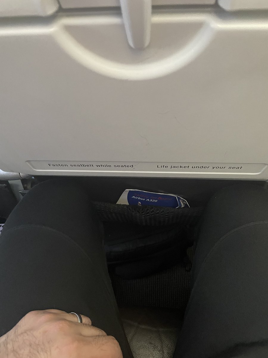 themotablogger's tweet photo. @British_Airways thanks guys… I’m 5”11…. #legroom 
#istanbul to #london https://t.co/poWq1GzBod