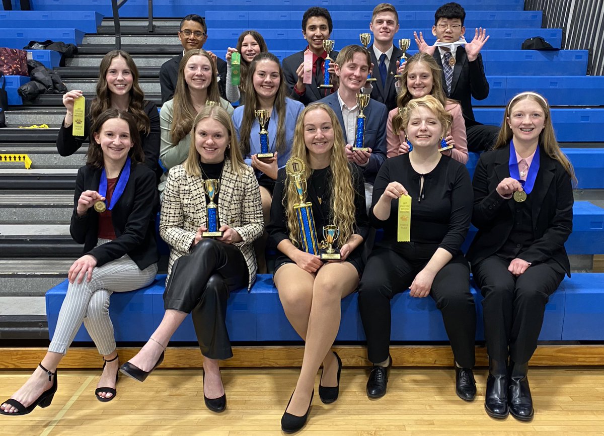 MrsKPWalker's tweet photo. 15 novice and varsity Fairmont speakers owned the room in their final rounds at the JWP speech tournament. Fairmont Speech placed Top 2 in 9 out of the 13 varsity categories. Way to go! #BeAVoice #FmtSpeech #FmtCards https://t.co/UCsNiVediL