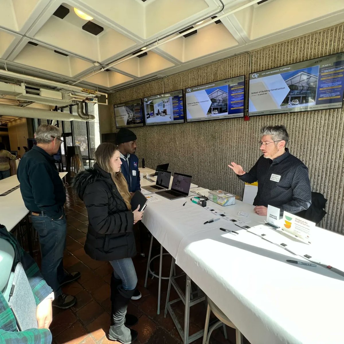 thisisharmonic's tweet photo. Jeff and Shreya demonstrate service origami @AtlantaServJam #atlservicejam #servicejam https://t.co/aCA4rg8iOz