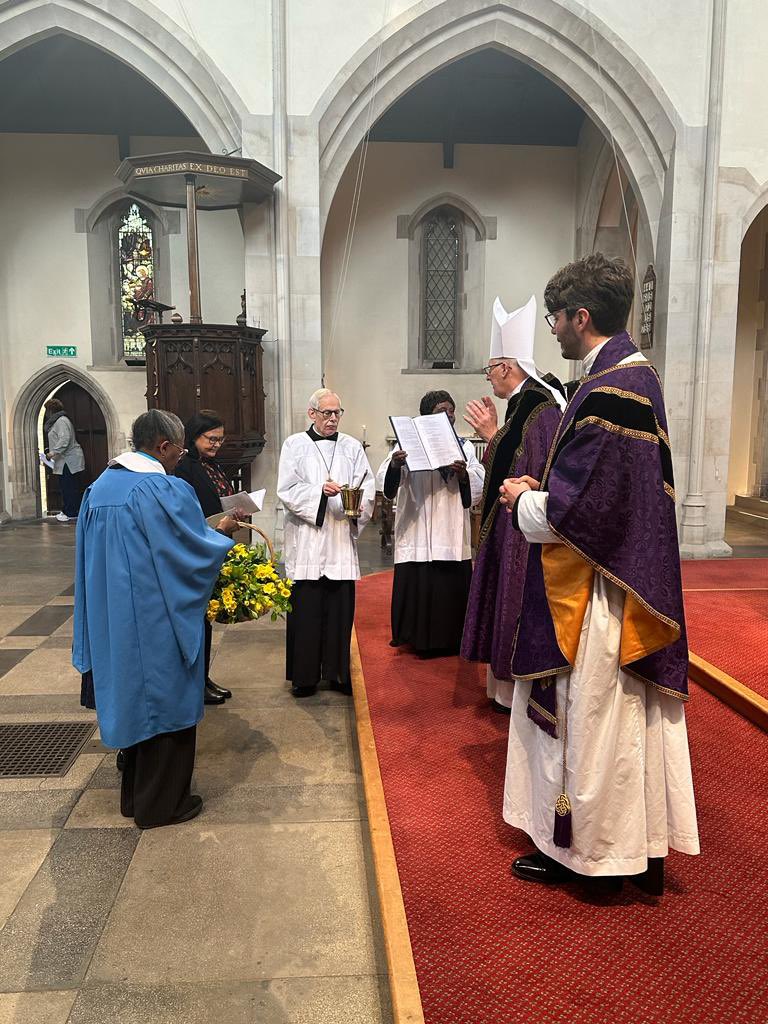 BishopSouthwark's tweet photo. A joyful Mothering Sunday @StAlbanSE25 with Fr @SeanWGilbert and good to bless the new lighting system as well as flowers which all the children distributed: Loving God, on this special day we thank you for our mothers and for all their loving care https://t.co/aIYY191WsX