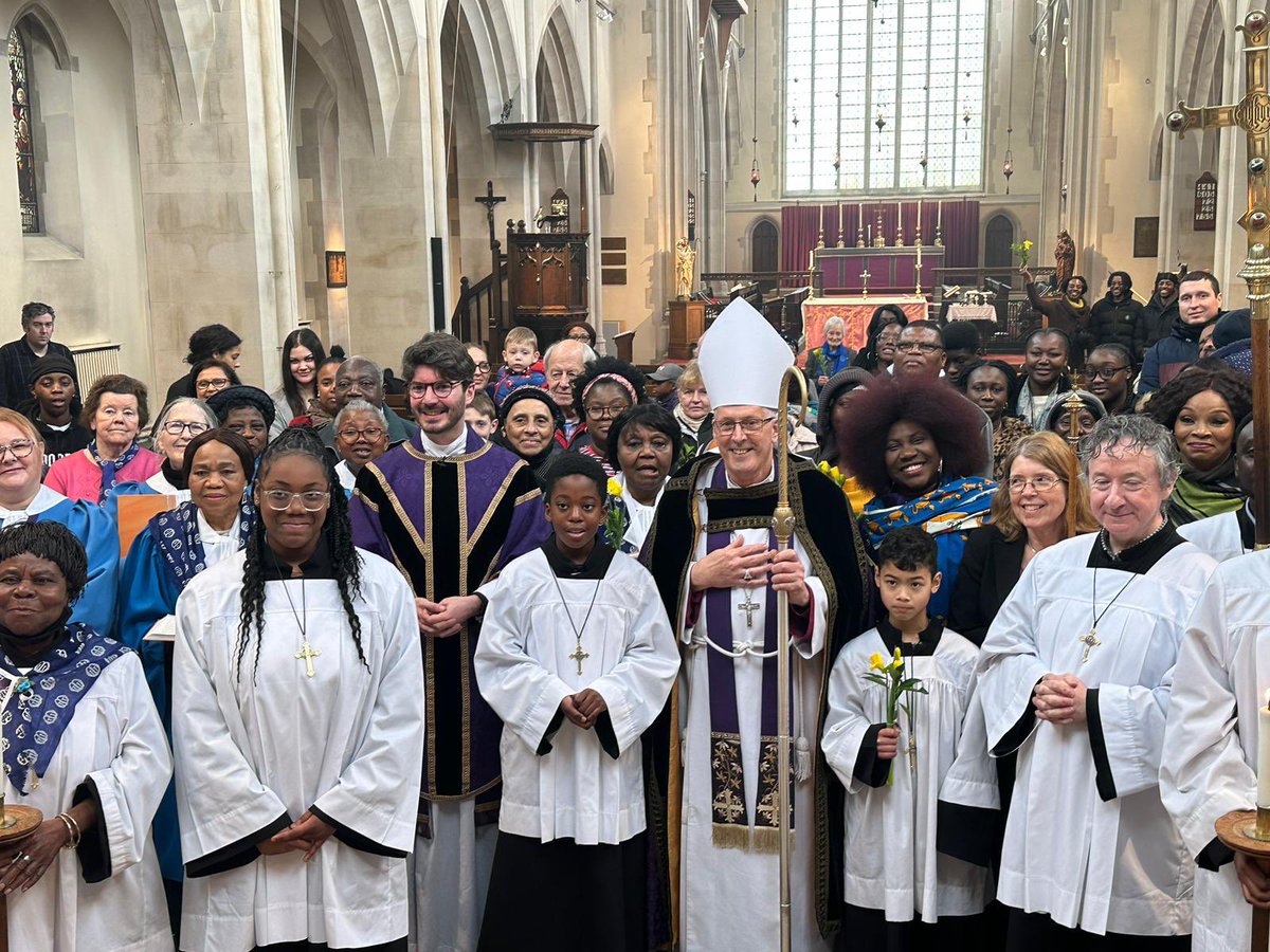 BishopSouthwark's tweet photo. A joyful Mothering Sunday @StAlbanSE25 with Fr @SeanWGilbert and good to bless the new lighting system as well as flowers which all the children distributed: Loving God, on this special day we thank you for our mothers and for all their loving care https://t.co/aIYY191WsX