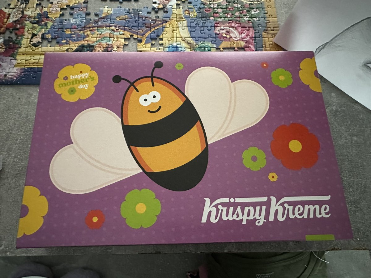 Fuzzballxx's tweet photo. @krispykremeUK for the Mother’s Day win ❤️ https://t.co/LNQqHSH7cm
