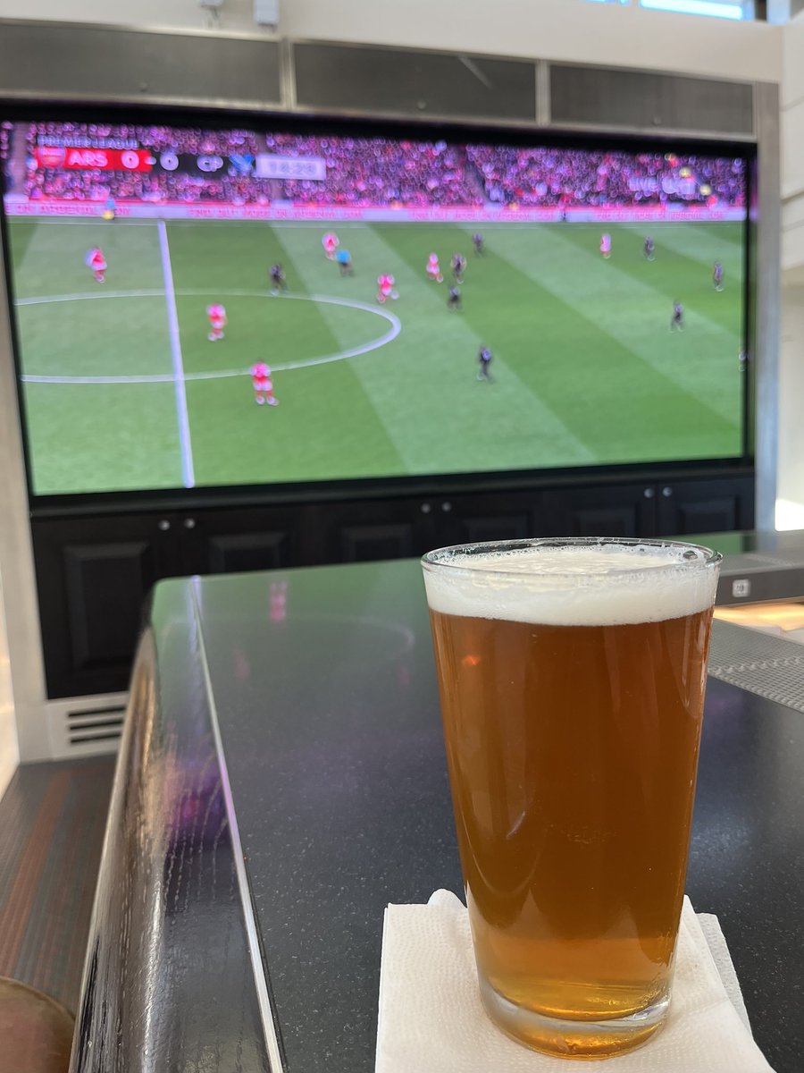 aholmesthethird's tweet photo. @KCGooners wish I were there but joining you all in spirit from Chicago-Midway! https://t.co/6IN0B9MDYR