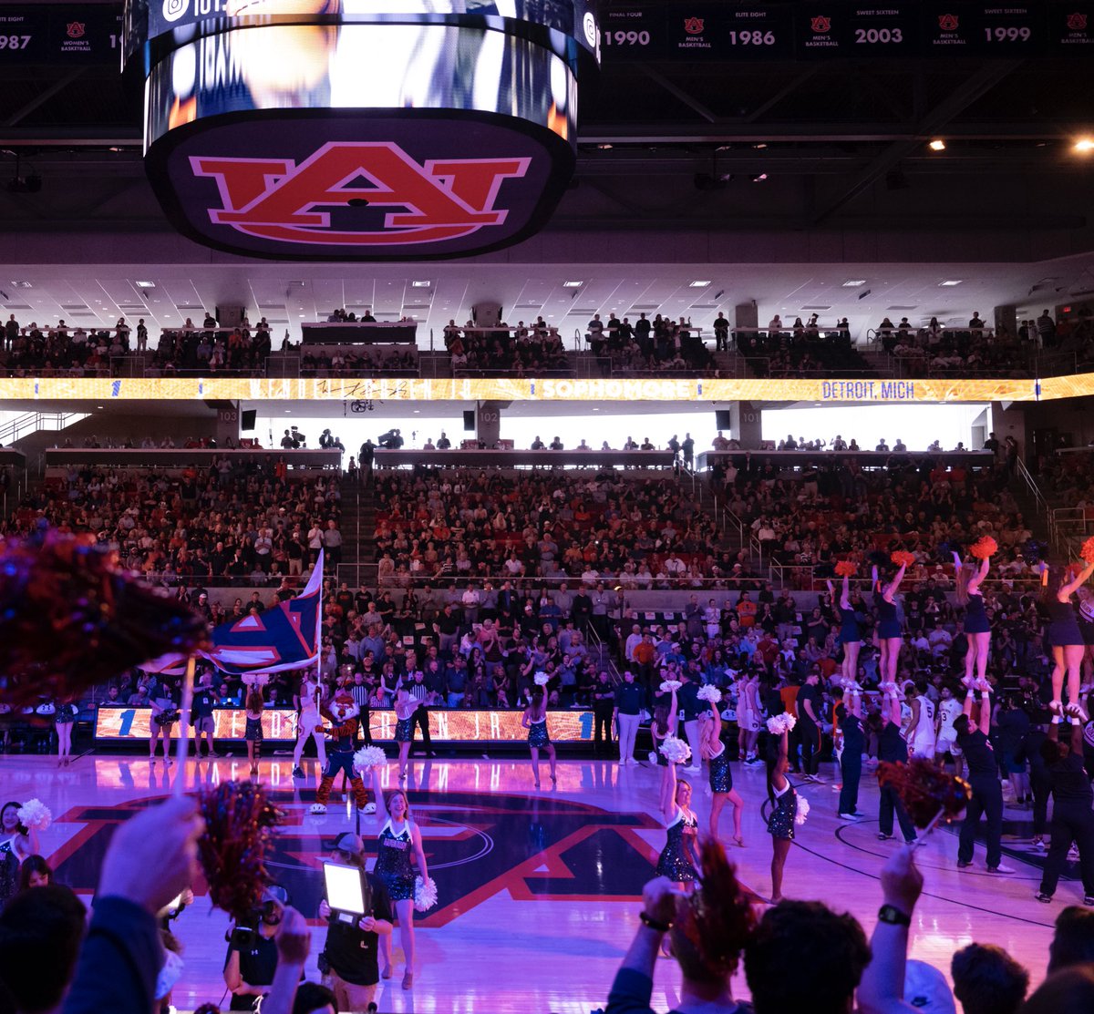 Auburn Cheerleading tweet media