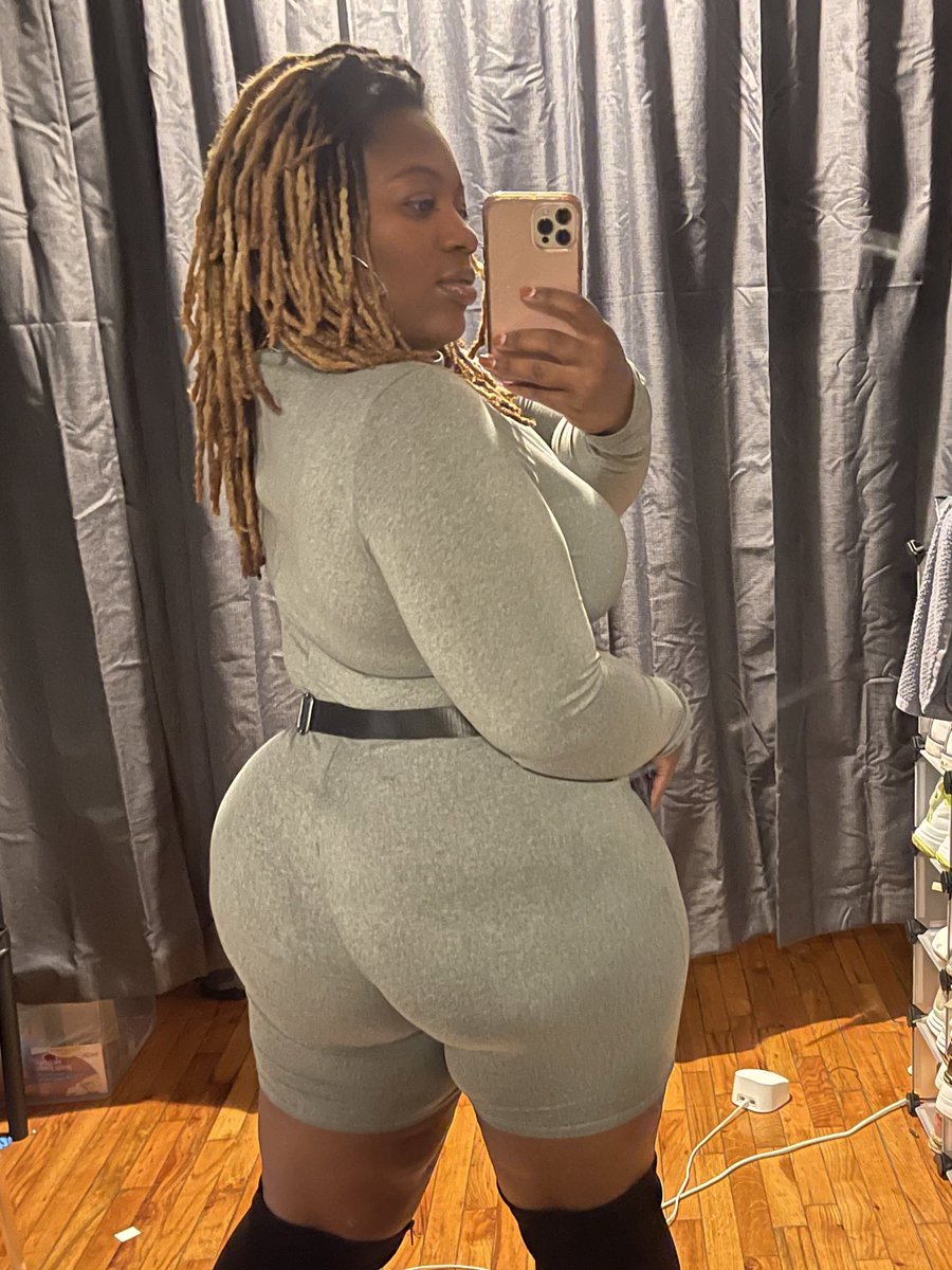 choclitbutter's tweet photo. The front                         The back https://t.co/4e1Mo6sXl2