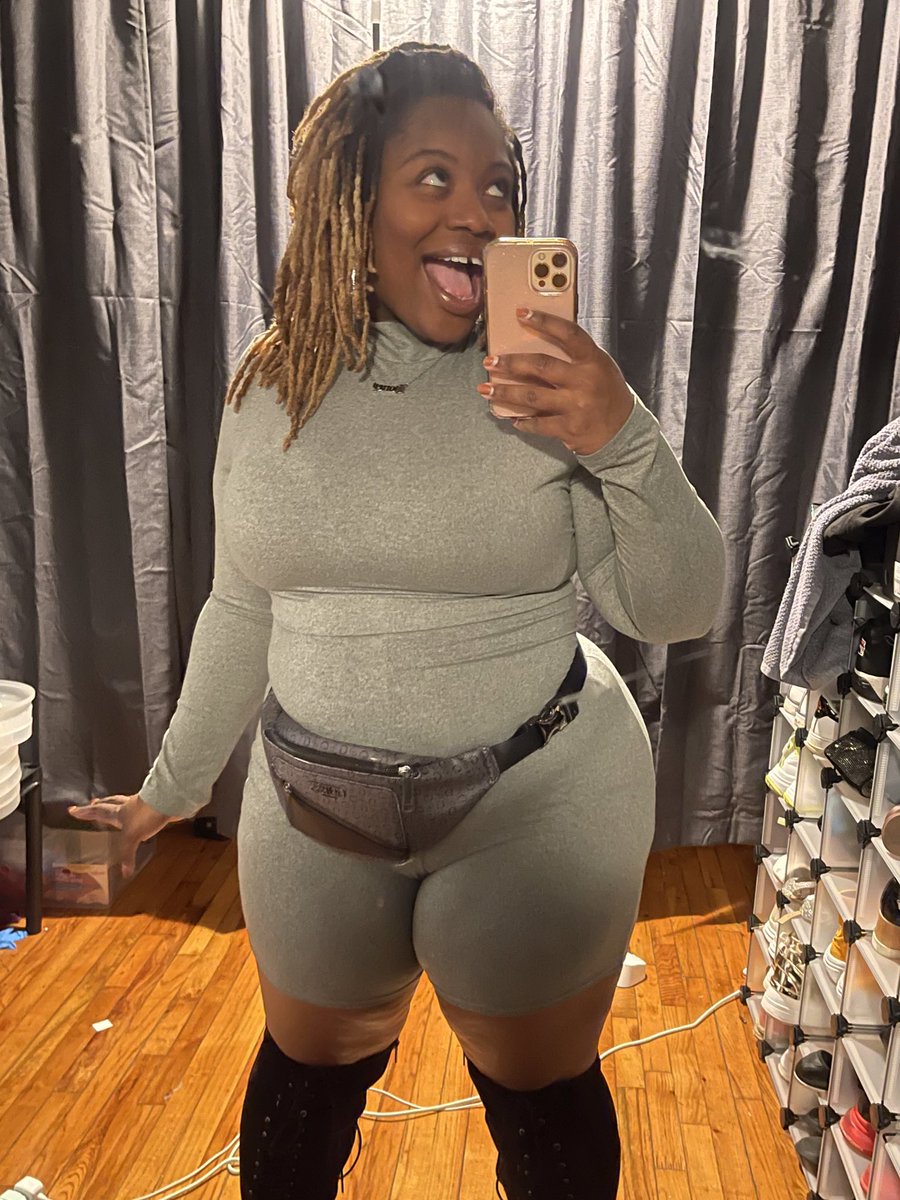 choclitbutter's tweet photo. The front                         The back https://t.co/4e1Mo6sXl2