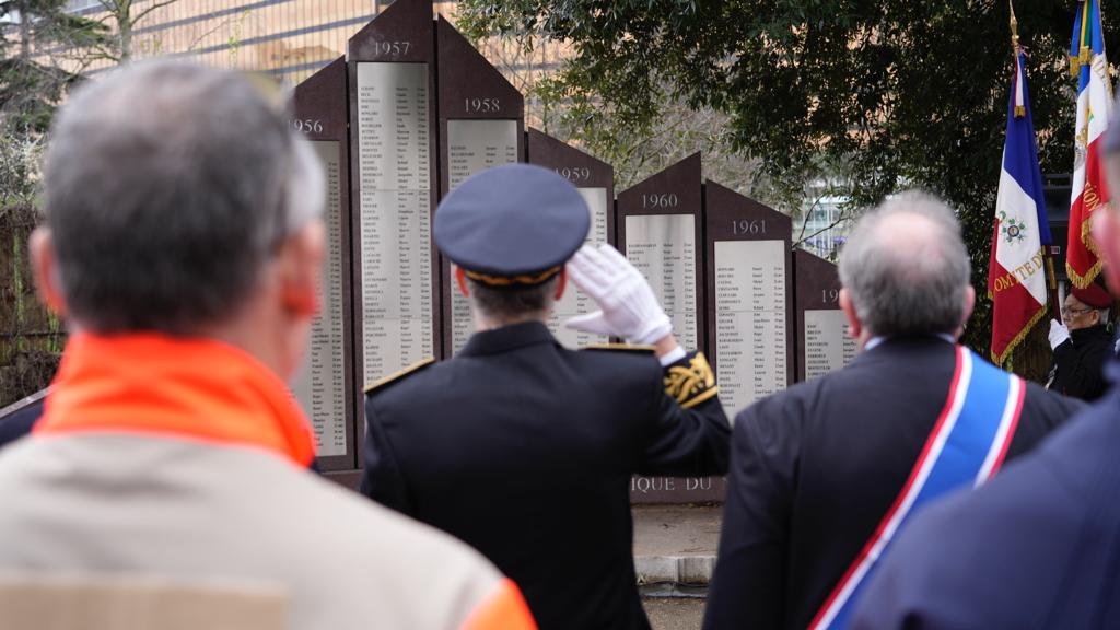 Prefet94's tweet image. #19mars| 📍À @VilleCreteil, Sébastien Bécoulet, directeur de cabinet de @prefet94  rend #hommage aux morts pour la 🇨🇵, pendant la guerre d'Algérie et les combats du Maroc et de la Tunisie, en présence des autorités civiles et militaires et d'anciens combattants.