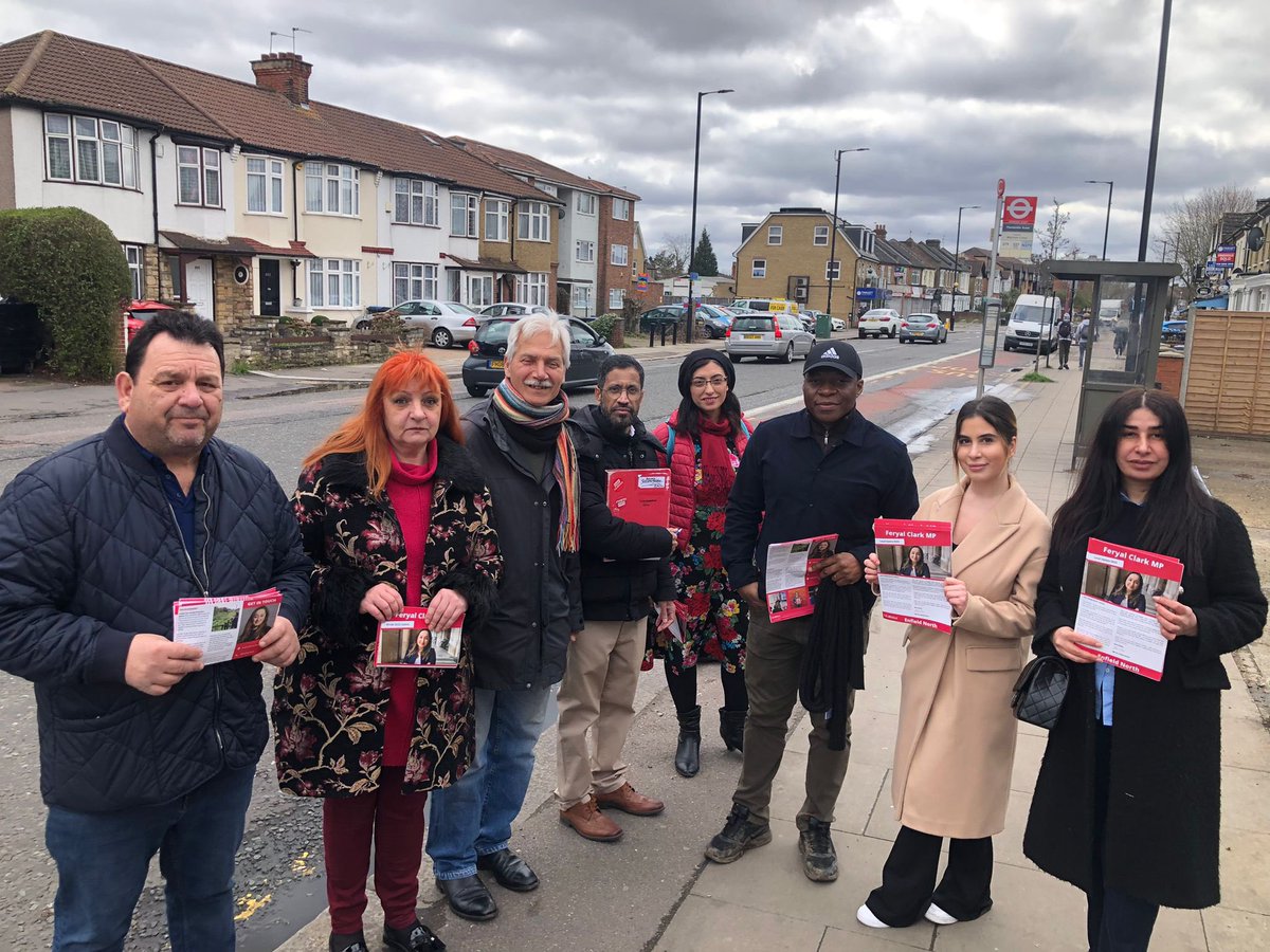 EylemYuruk5's tweet photo. Out on the doorstep canvassing for our brilliant labour candidate in Bullsmoor Ward this morning . #voteforlabour on 20th of April in the local by elections. https://t.co/QuQSEGFsEK