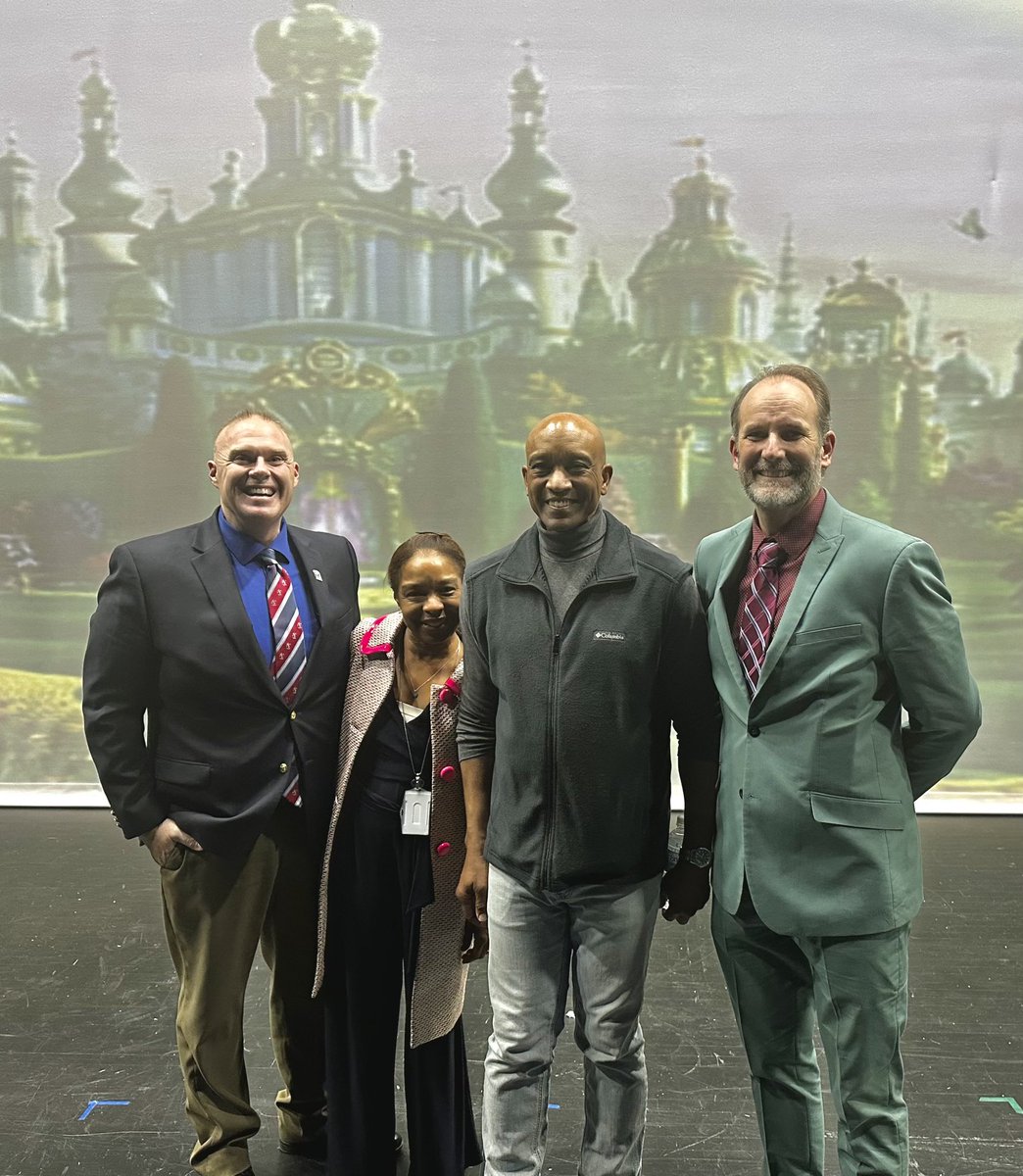 Suffolk_Sheriff's tweet photo. Sheriff Toulon had the pleasure of attending Central Islip High School’s production of The Wiz on Friday night. Great job to all the talented students involved in the play! https://t.co/5jG5jA2dRo