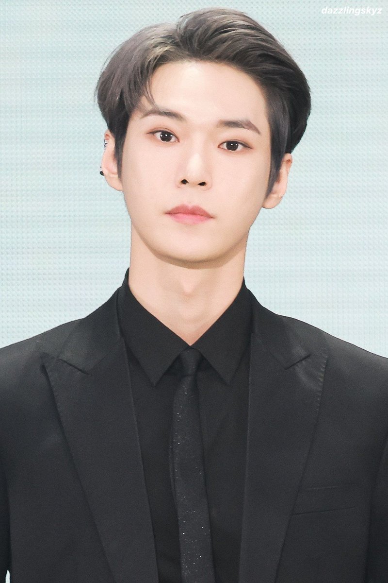 <a href="/AIamsemesta/">Tala</a> <a href="/jgendral/">Sergaf, Wright.</a> <a href="/agustd_ofbts/">phile</a> ️️
️️
️️
Dhika melangkah maju menuju panggung sambil tersenyum ia juga menatap semua para hadirin malam ini. 
️️
️️
️️