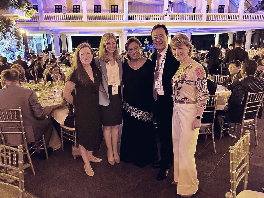 Fue un placer conversar con la primera Ministra de la Mujer de Panamá, Dra. Juana Herrera Araúz <a href="/Drajuana_/">Dra. Juana Herrera Araúz</a> sobre nuestras prioridades comunes en materia de igualdad de género y diversidad para un desarrollo fuerte y eficaz en América Latina y el Caribe. #asambleaanualbid 2023.