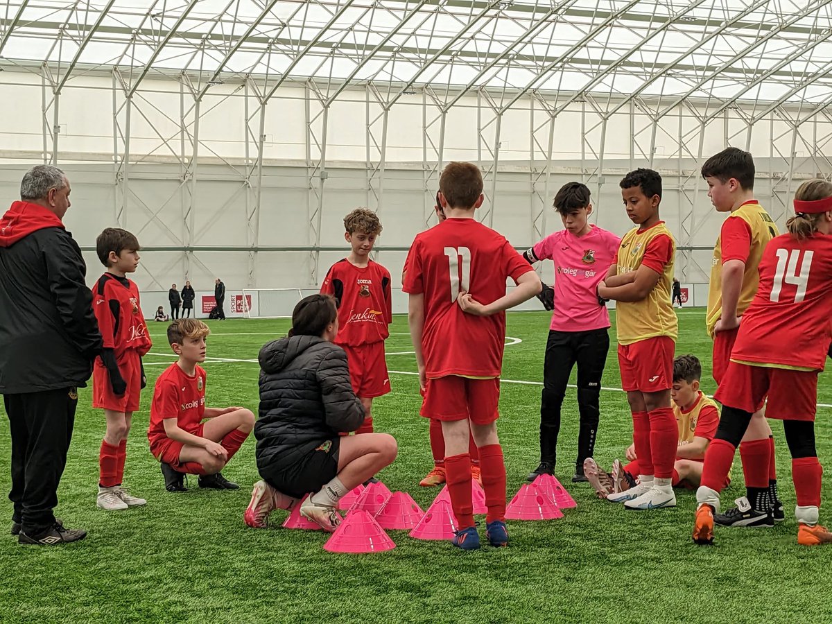 Mckenzie_46_'s tweet photo. Captained my Team to a draw and a very well deserved/earned point against a very strong and determined Pontypridd Utd today. Boys played mega.. I made cracking saves too 🧤⚽️ 1 sub, that didn’t stop us. Thanks @Megan_Jones04 and coaches @LlanelliReds #WeAreRed 🔴 Dylan scored 👏🏻 https://t.co/jjJOsr2vYz