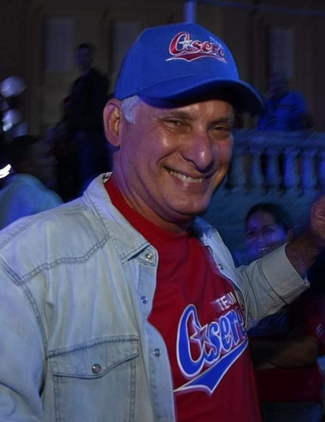 "Córrete un tin pa allá, déjate de cizaña, no me rompas el equilibrio con tu mala maña, asere" #TeamAsere