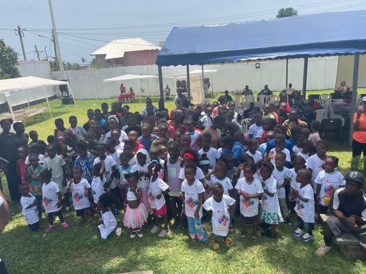 suhena_addy's tweet photo. Yesterday was 🔥! Kids in my home country of Liberia 🇱🇷 attended PeppaJar’s first #STEAM Explorer’s Day at @orange_liberia! Some kids learned #code &amp; moved things across their screens for the first time. Reminded me of @leonnoel’s story. Grateful to be on the #bts team.

#100devs https://t.co/detYFPCKIl