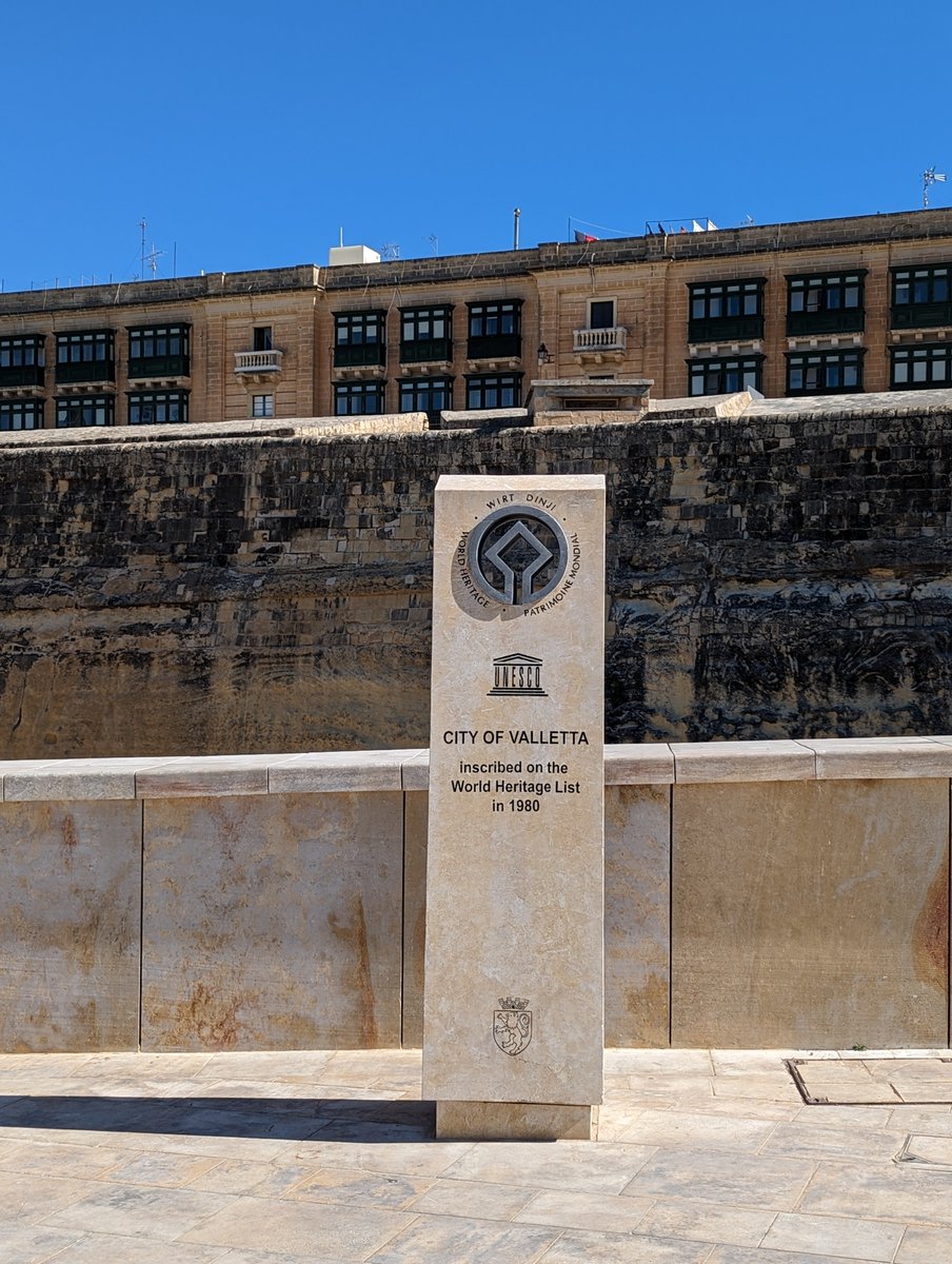 #Valletta put on one seriously sunny show yesterday. Loved getting a flavour and already desperate to come back to delve into its fascinating maritime, WWI and WWII history. 🇲🇹☀️#moretoexplore #malta #BGTWMalta