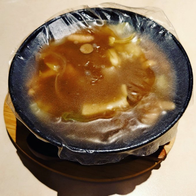 でぃちゅなーの皆さまこんばんは。では、今週のラッキーフードでした春巻きラーメン（春巻きっていうかライスペーパーだけど…）