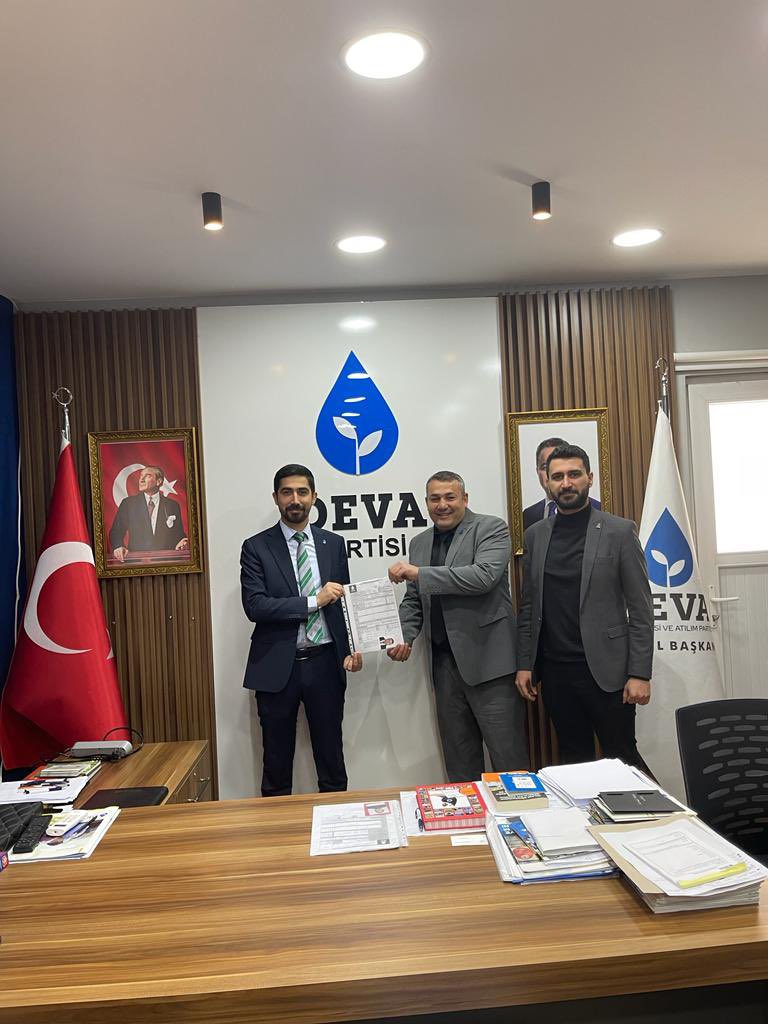 baz_sirin's tweet photo. Bugün DEVA Partisi Batman İl Başkanlığımıza yol arkadaşımız Mehmet Raşit Yaşar'ın 28. Dönem Milletvekili aday adaylık başvurusunu yaptık.

Bütün yönetim kurulu arkadaşımızla birlikte var gücümüzle destek olacağızı belirtiyor, hayırlı uğurlu olmasını diliyorum. https://t.co/rVhAU1I2Fq