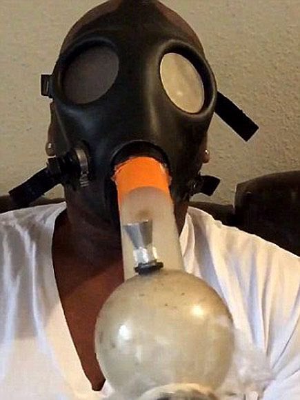 BussinWTB's tweet photo. Laremy Tunsil went from someone trying to sabotage him on draft night to the highest paid tackle in the NFL. That 30 for 30 is going to be AMAZING 🔥 https://t.co/X21yspJpY4