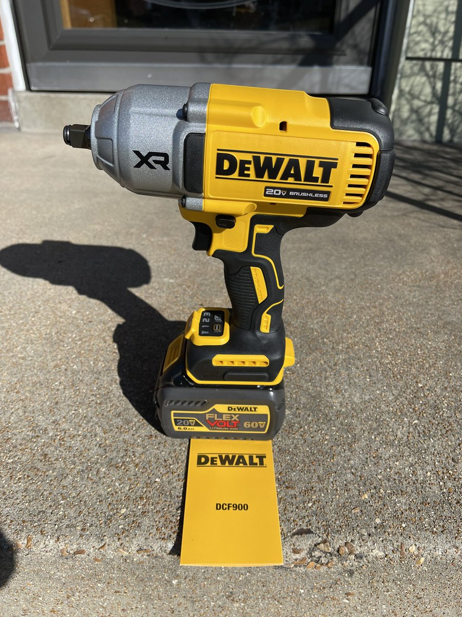 crazytank77's tweet photo. 💪 #dewalt https://t.co/TOI0L9xDMx