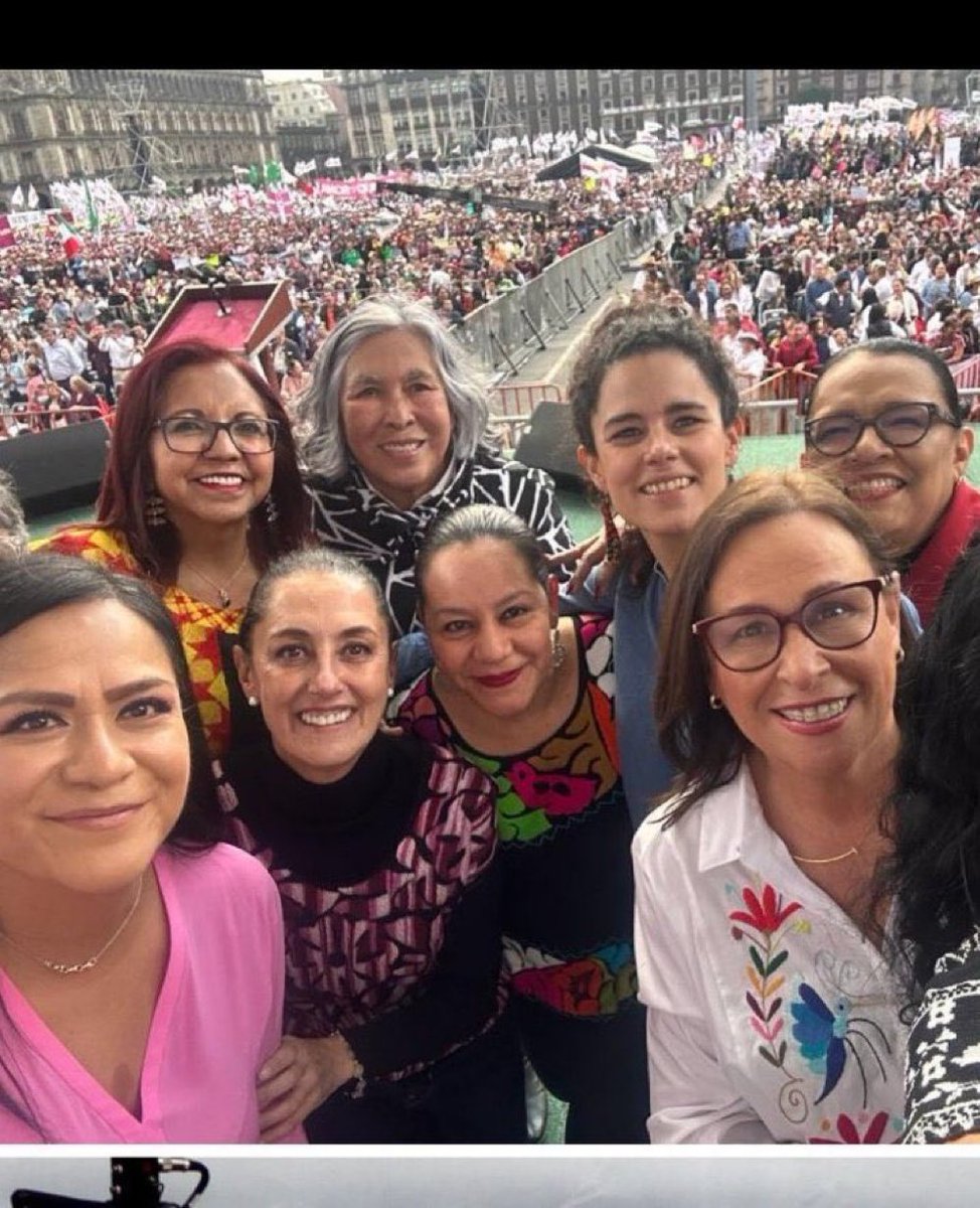 LaishaWilkins's tweet photo. Baño de pueblo… pero de lejitos😌 https://t.co/iPbRrEQ731