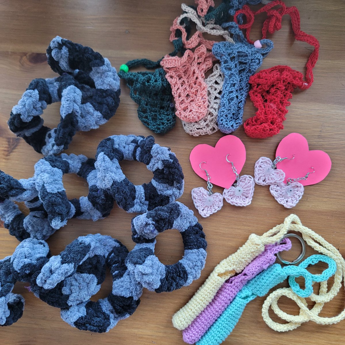 hi hi my wifi is $200 behind! It's gonna get shut off if I can't pay at least $100 so if I could get some sales that would be suuuuper cool and greatly appreciated 😍❤️

Check out some stickers, wire wraps, crochet items and more! 

📲 oeuvredartparc.myshopify.com