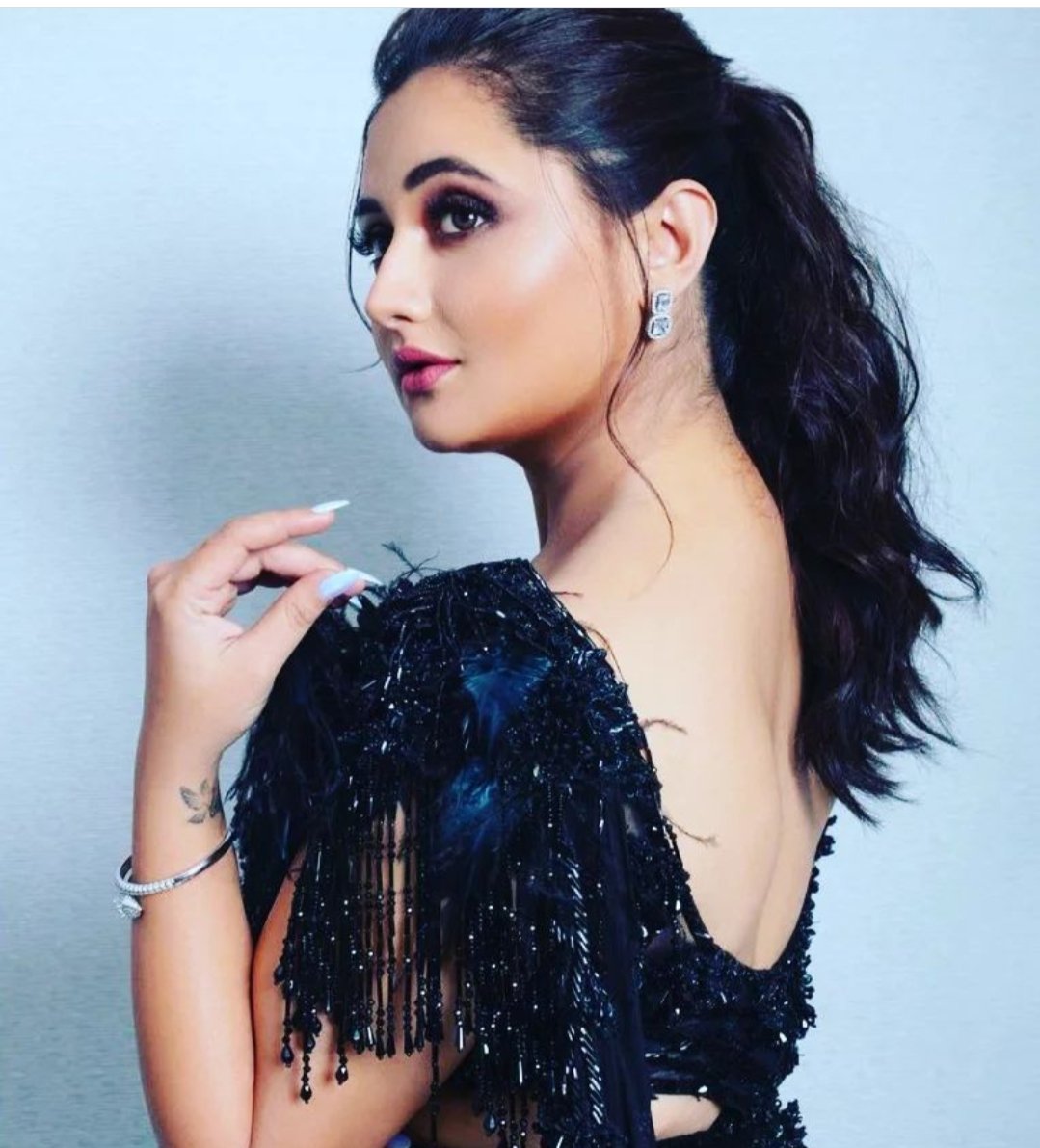 You are talented and hardworking person and you are beautiful actress in TV industry. Proud of you <a href="/TheRashamiDesai/">Rashami Desai</a> 
#RashamiDesai

21 DAZZLING YRS OF RASHAMI