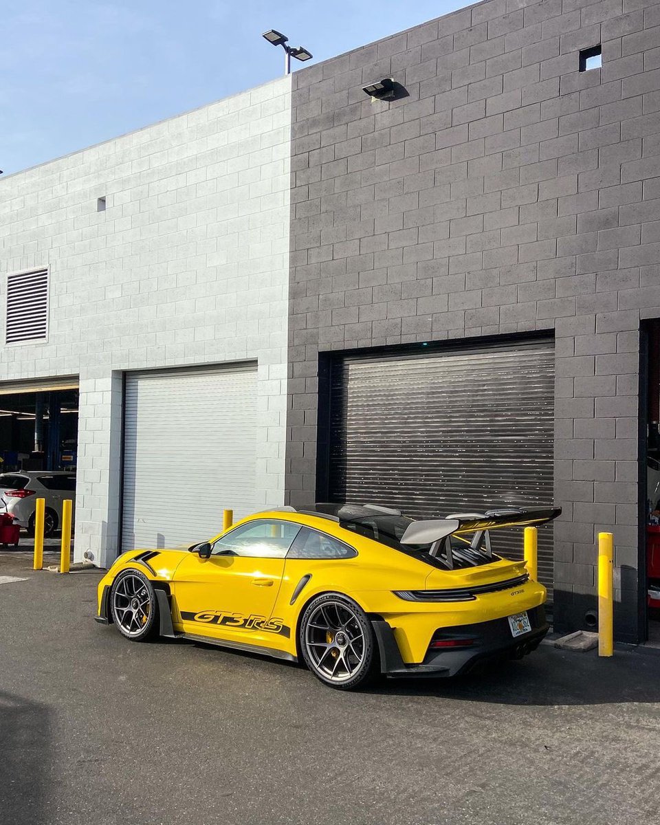 porsche_light's tweet photo. Beast https://t.co/6sB4RFQqo1
