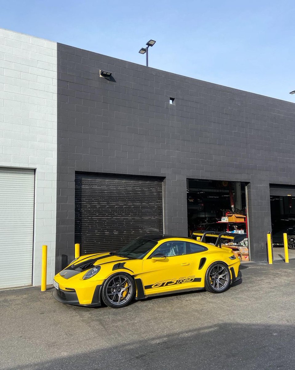 porsche_light's tweet photo. Beast https://t.co/6sB4RFQqo1