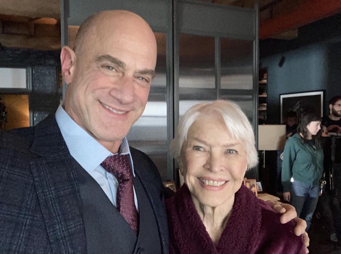 Mama Stabler is back!! Can’t wait to see what she’s been up to! @Chris_Meloni #ellenburstyn @lawandordertv #organizedcrime