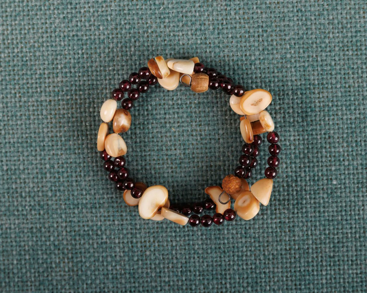 the_rivr's tweet photo. Only one week until the Alaska Native Art Auction Gala, but bidding is open now! 👉 https://t.co/dmCCxxOC6n

📸 One: Seal fur pouch with beading.
📸 Two: Ivory pin with beading.
📸 Three: Ivory cufflinks and tie clip and engraving.
📸 Four: Ivory Garnet beaded bracelet. https://t.co/ETGFV03A0G