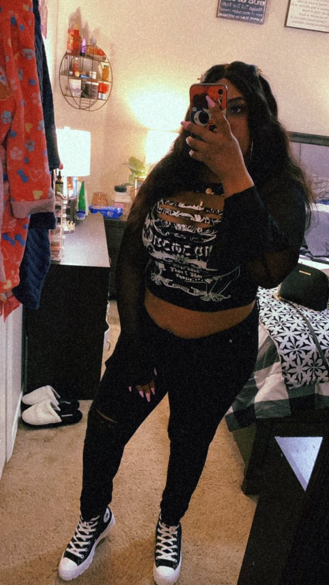 so_ashley_'s tweet photo. 🖤🤘🏿✨ https://t.co/WV9wZTIbwD
