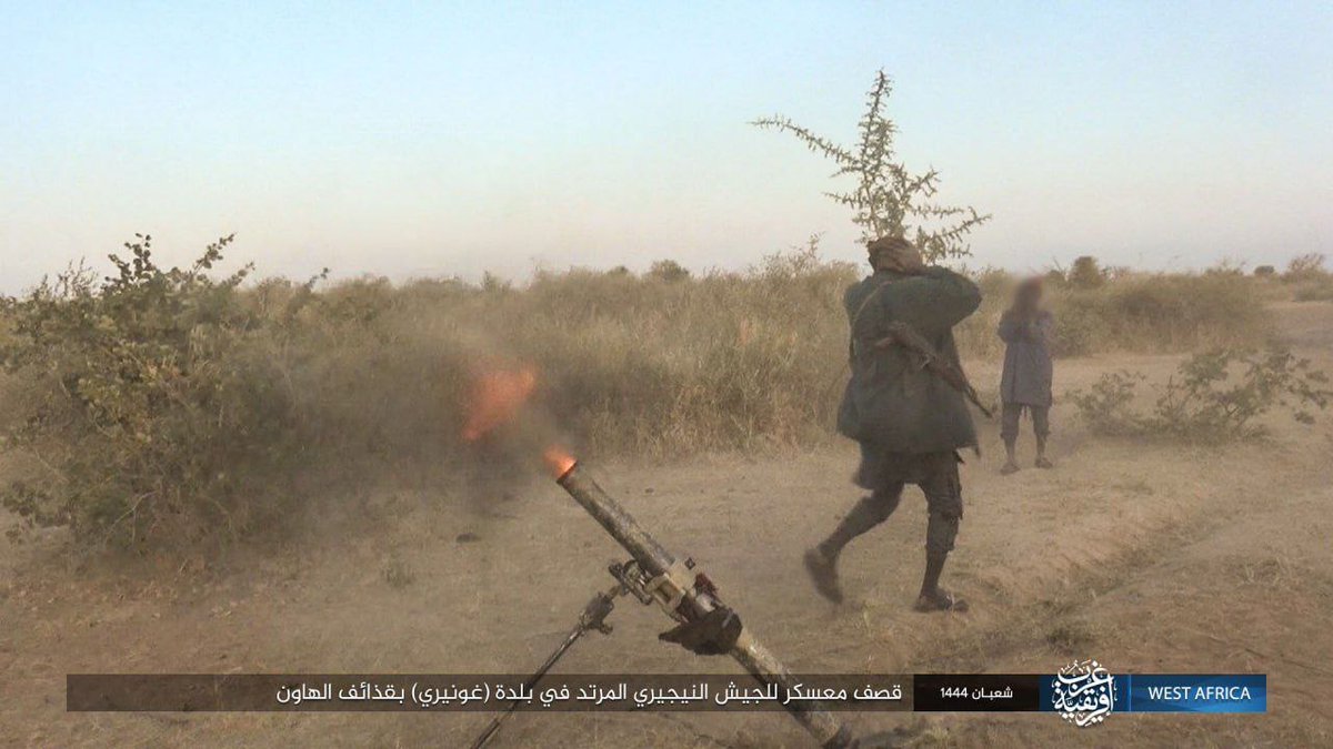 realsexydamsel's tweet photo. #ISWAP (#ISIS - West Africa Province) carried out an attack on Nig. Army position in #Goneri, #Yobe.

They used a 81/82mm Yugoslavian M69(A/B) mortar to carry out the attack.
Two militants also carry a Romanian PM md. 90 rifle &amp; an AKMS-pattern rifle. #NigeriaRevolution https://t.co/1GixPkOY0r