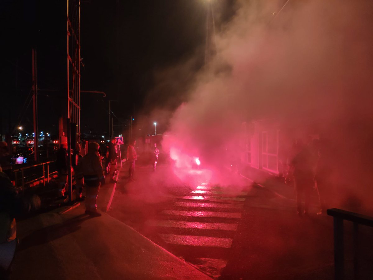 AlsaceRevoltee's tweet photo. 🔴 Vers un rassemblement à la gare de Lyon a Paris pour contrer la nasse ? 🔴

Face a l'impossibilité de manifester, un appel a rejoindre la gare de Lyon à 22h commence à circuler.

Affaire à suivre...

#manifestations
#ReformeDesRetraites 
#GiletsJaunes
#EnGrevePourNosRetraites https://t.co/a0vOKzCDux