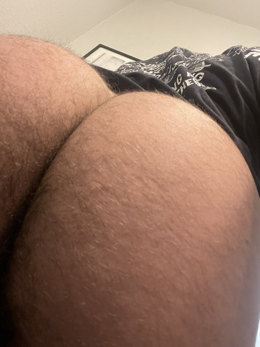 It&rsquo;s 🥶 and 🌧 in Vegas so I&rsquo;ve opened up some $3 subscriptions to my OnlyFans and I&rsquo;ll be in my DM&rsquo;s chatting<a href="/tag/blessed"class="tags"><span>#blessed</span></a>