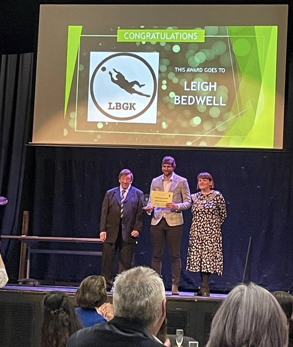ChiltonPrimary's tweet image. Congratulations to Mr Bedwell who won the sporting achievements award last night at the Didcot Town Council Awards.