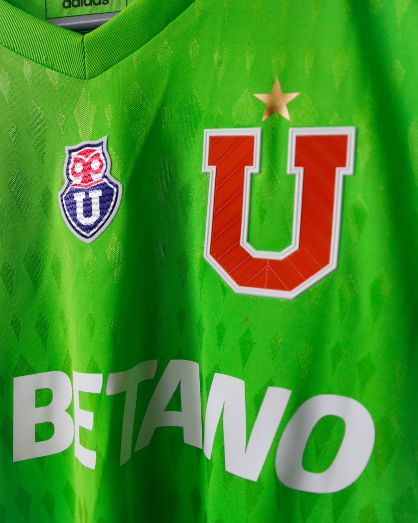 udechile's tweet photo. Nuestros porteros también estrenan camiseta nueva y está LE-TAL 🔥🤘 https://t.co/iKT74Djyp2