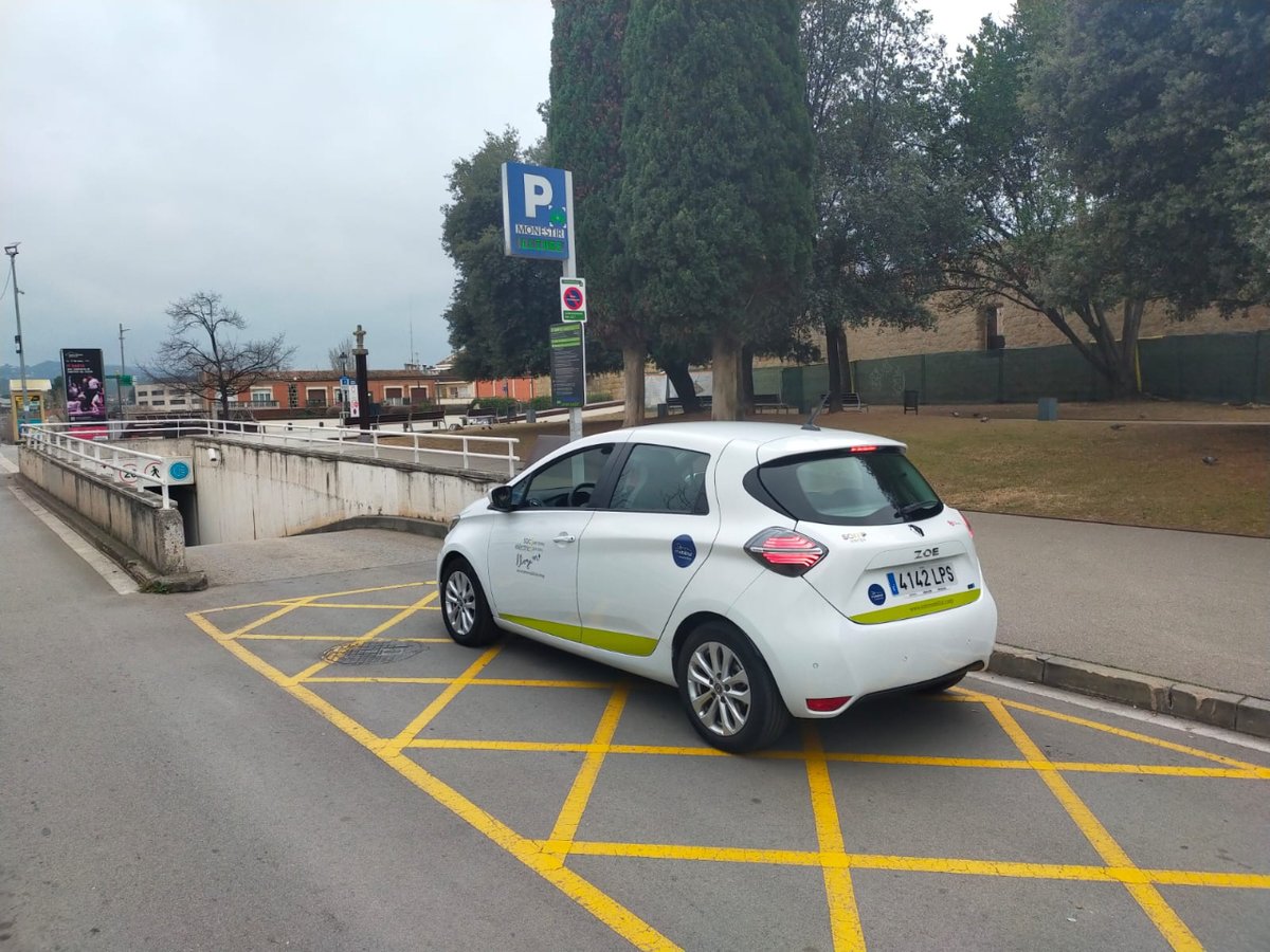 🚘 Saps que hem posat en marxa un nou vehicle compartit a #SantCugat?

⛪ Està aparcat a l’Aparcament Monestir i està disponible per als socis i sòcies de Som Mobilitat.

📲 Vols fer-lo servir? Fes-te soci/a de Som Mobilitat i registra’t al servei: sommobilitat.coop/formulari-fes-…
