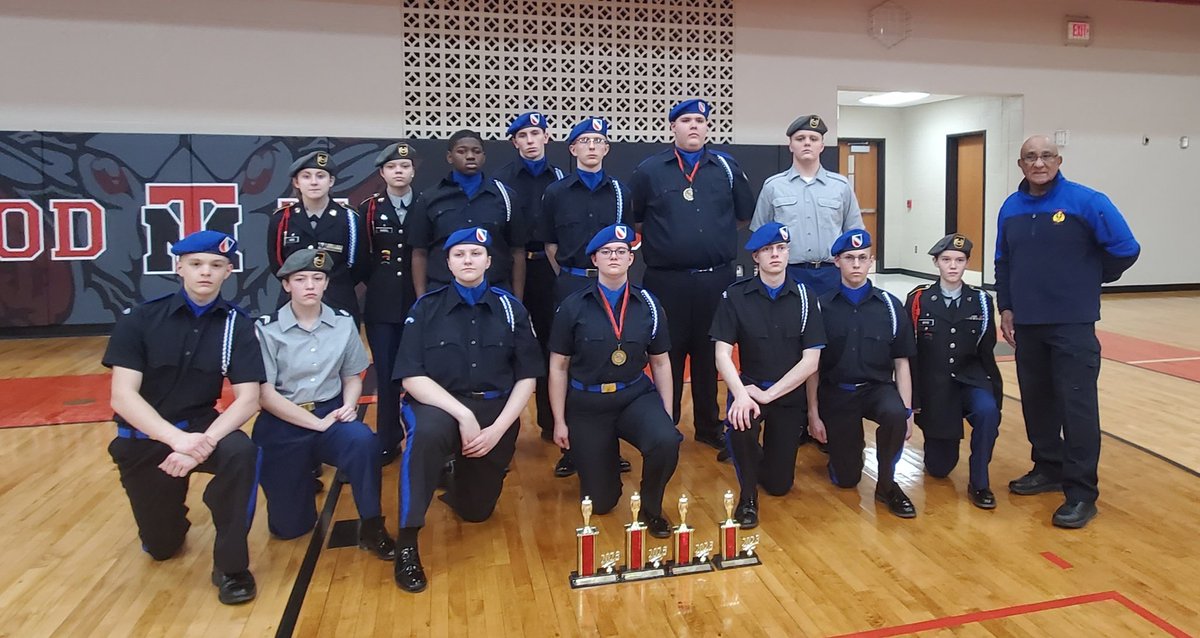BlueDevil_JROTC's tweet photo. Yesterday concluded the 2022-2023 JROTC Emerald Guard Drill season. Proud of all the hard work put in by the team and leadership this year. Congratulations to our seniors! https://t.co/ITQXmiRiZn